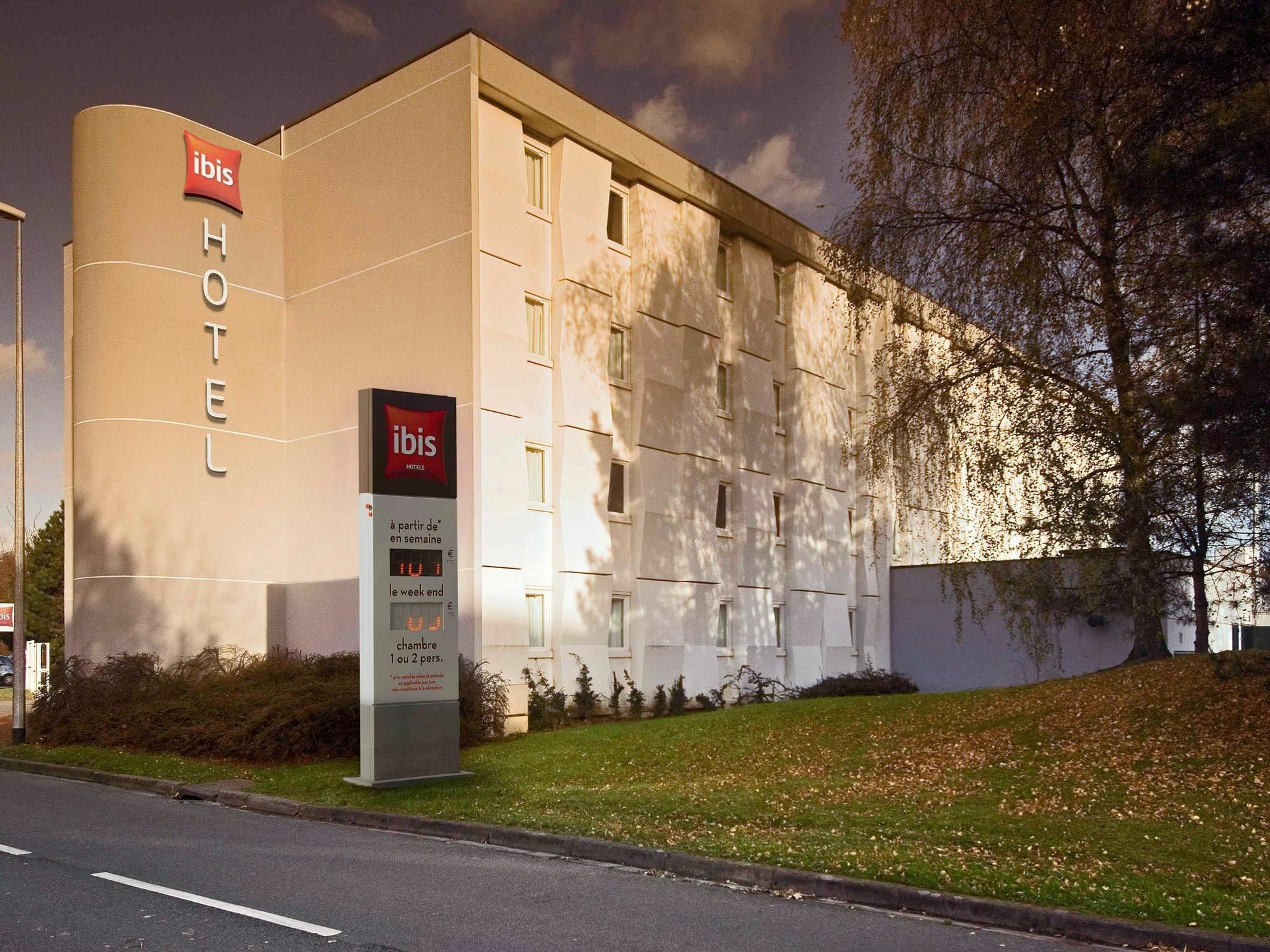 Ibis Lille Villeneuve-D'Ascq Grand Stade Exterior photo